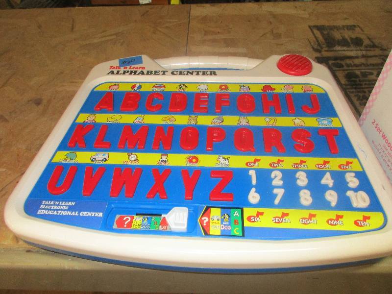 lot 21 image: hello kitty shelf - talk n learn alphabet center