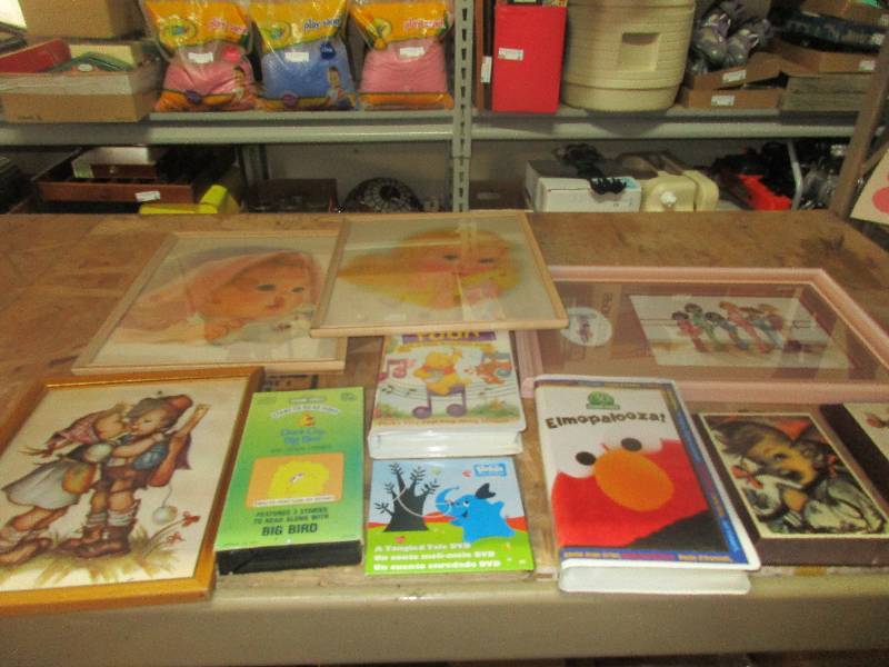 lot 31 image: home decor