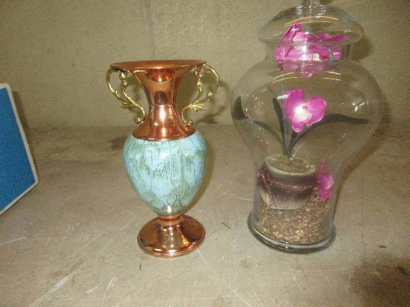 lot 42 image: home decor