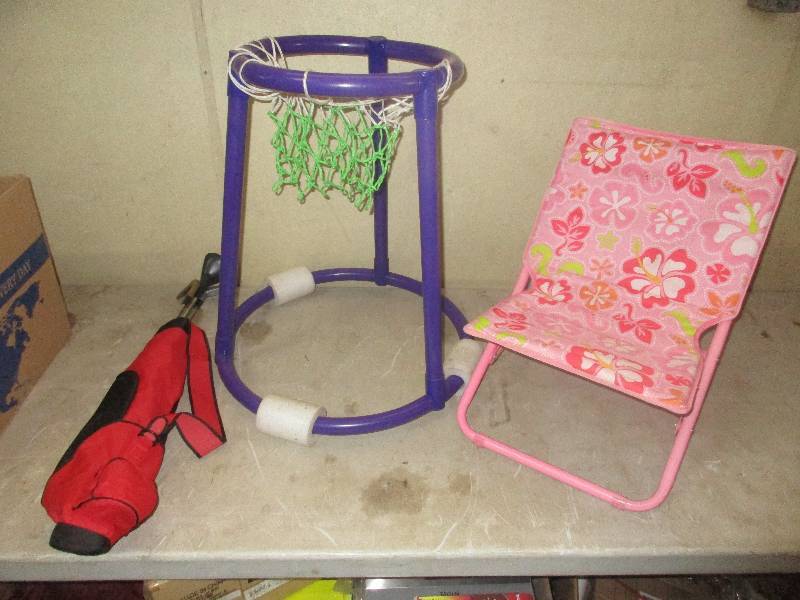 lot 43 image: laundry hoop - kids chair - kids golf clubs