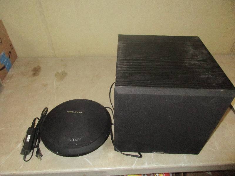 lot 85 image: 2 speakers - pinnacle and Harmon Kardon