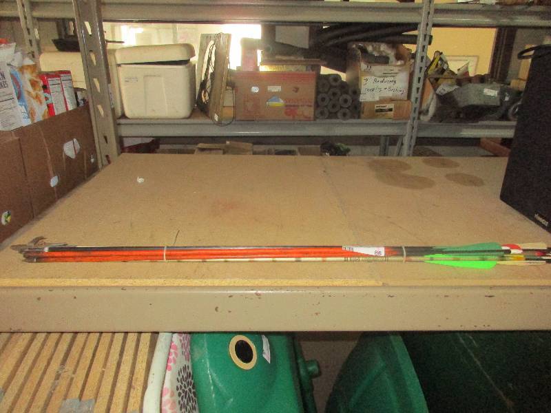lot 86 image: 8 arrows