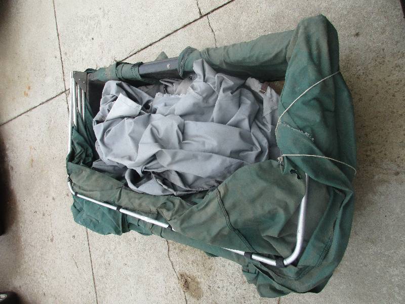 lot 112 image: portable ice house - has holes needs work