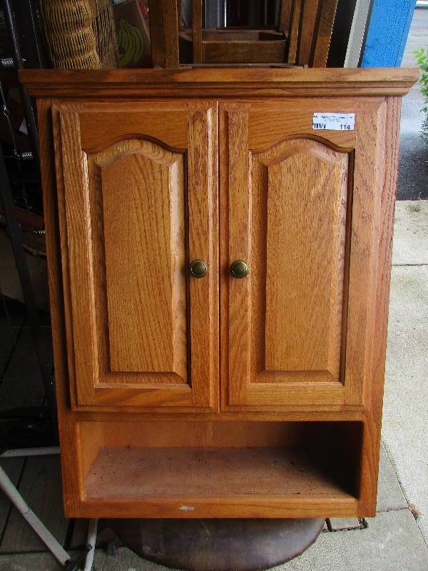 lot 114 image: cabinet