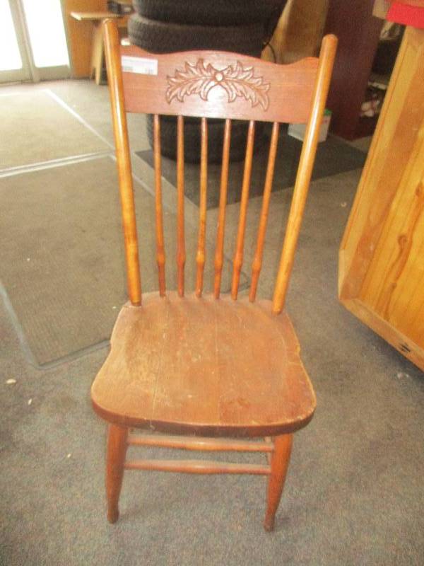 lot 120 image: chair