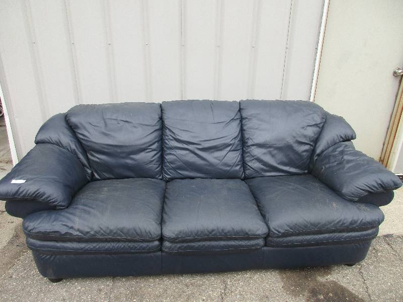 lot 154 image: leather couch
