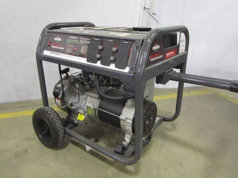 lot 38 image: Briggs & Stratton 30592, 6250 Running Watts8500 Starting Watts, Gas Powered Portable Generator