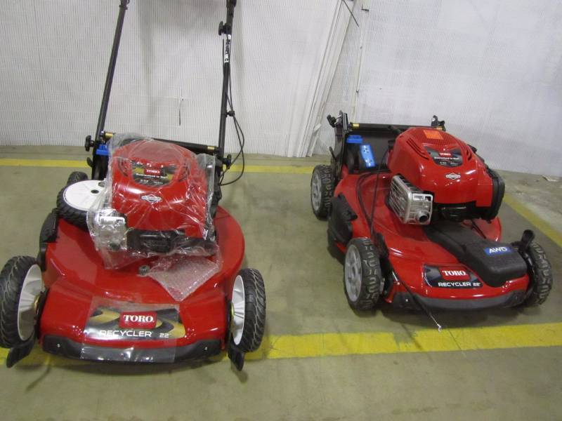 lot 47 image: (2) Toro Personal Pace Recycler 22 in. Variable Speed Self-Propelled Gas Lawn Mower with Briggs & Stratton Engine