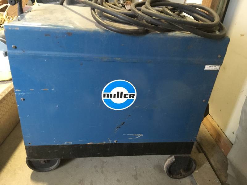 Commercial Miller Direct Current Arc Welder Gold Star 400SS