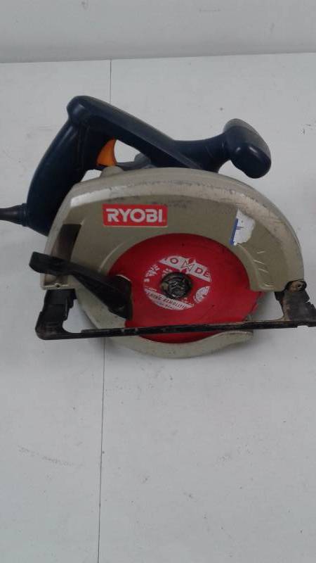 lot 26 image: Ryobi 7-14 Corded Circular Saw wused Blade