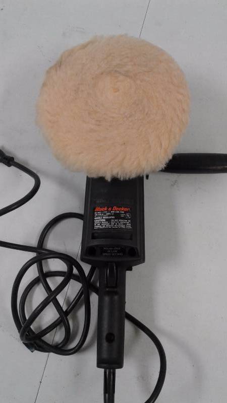 lot 27 image: Black and Decker Corded PolisherSander