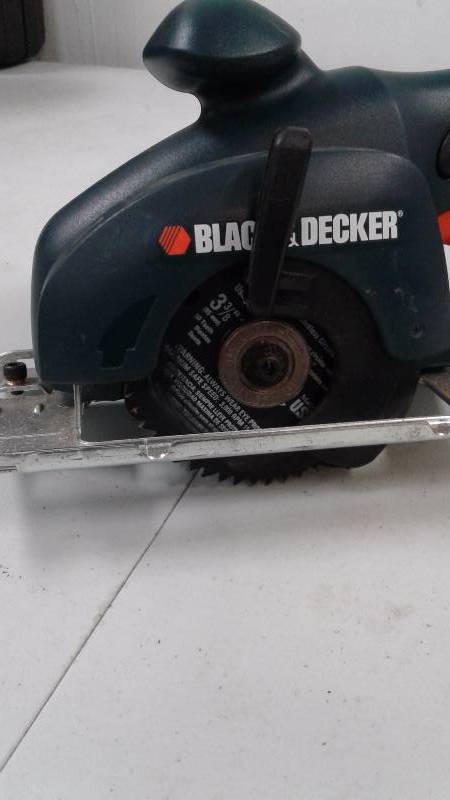 lot 41 image: Black and Decker Cordless Mini Circular Saw With Batteries and Charger - TESTED WORKS