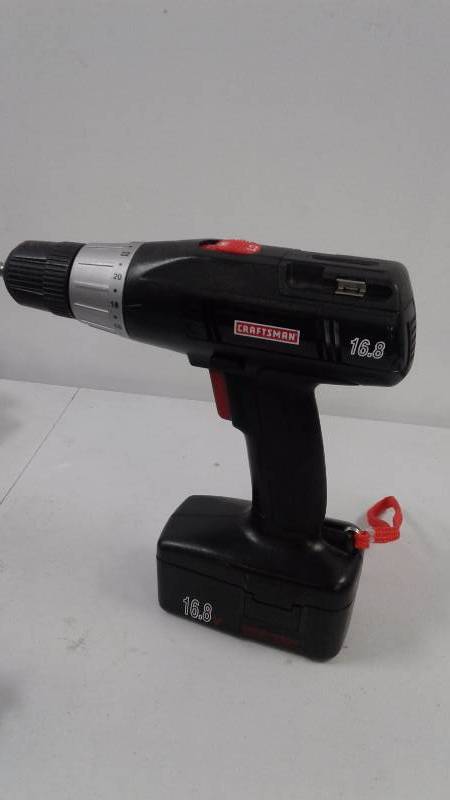 lot 44 image: Craftsman Cordless 16.8v Drill in box with battery and Charger - UNTESTED