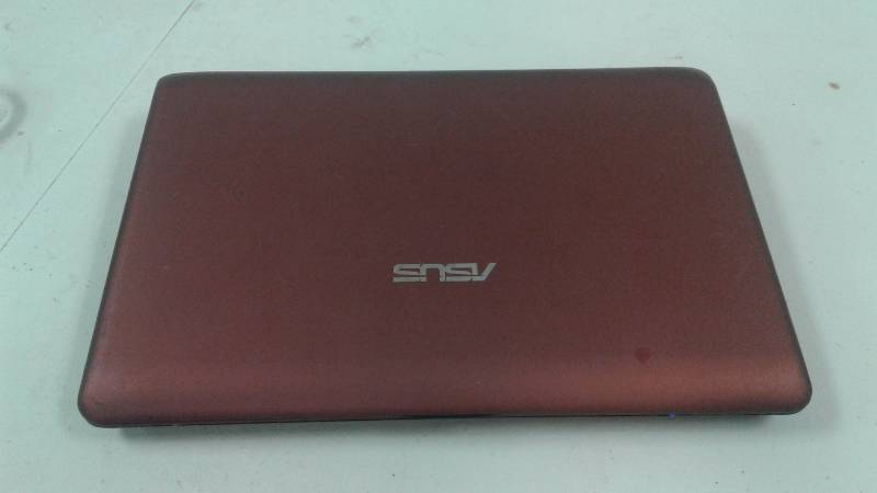 lot 49 image: Asus Laptop 320GB Harddrive 1 GB RAM - NO WIFI
