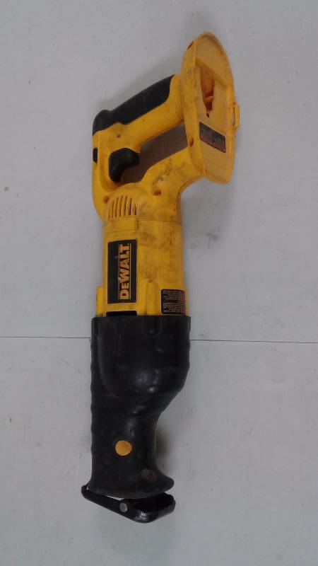 lot 67 image: Lot of 3 Dewalt 18V Tools - TESTED WORKS