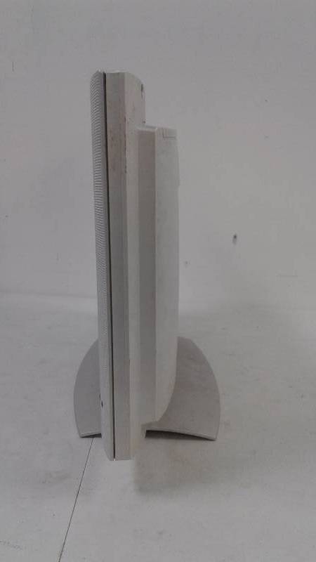 lot 71 image: Philips 15 TV - TESTED WORKS - NO REMOTE