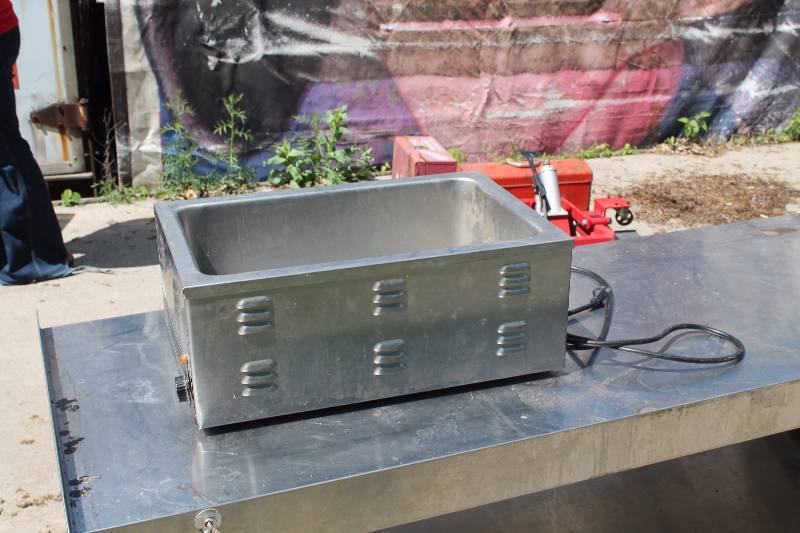 lot 14 image: Food Warmer