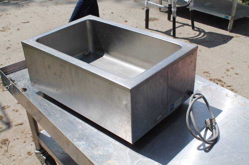 lot 15 image: Food Warmer