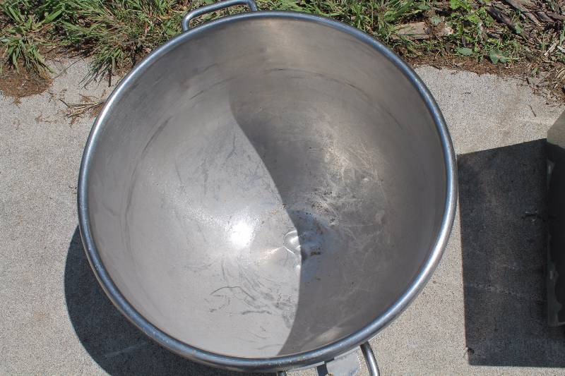 lot 17 image: Hobart Mixer Bowel