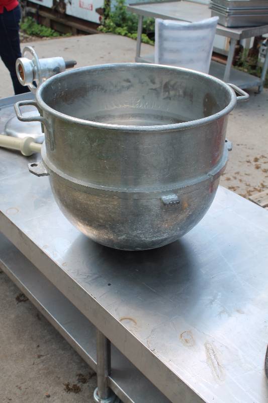 lot 19 image: Hobart Mixing Bowl