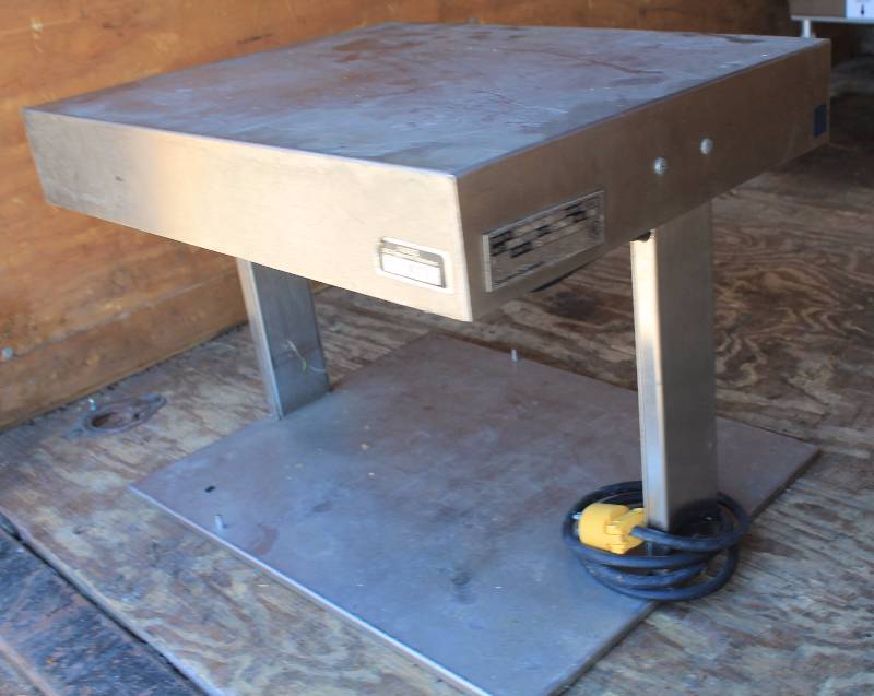 lot 24 image: Food Warmer Light