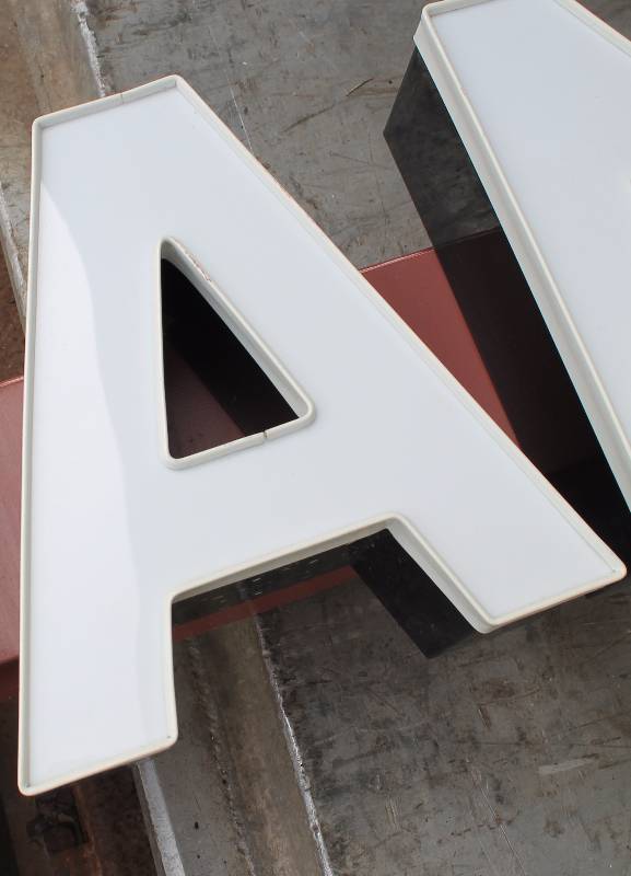 lot 37 image: Channel Letter A White