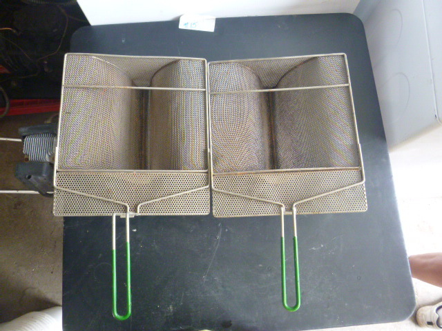2 Fryer Catch Baskets