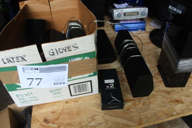 lot 77 image: x2 3D Glasses