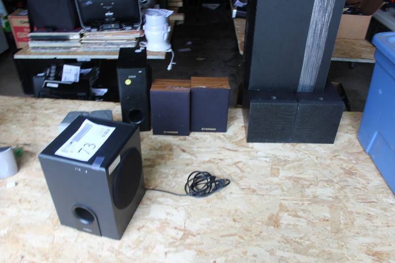 lot 73 image: Lot of (9) Speakers Includes Insignia, Panasonic, RCA, Pioneer, Samsung