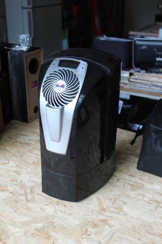 lot 37 image: Vornado Air