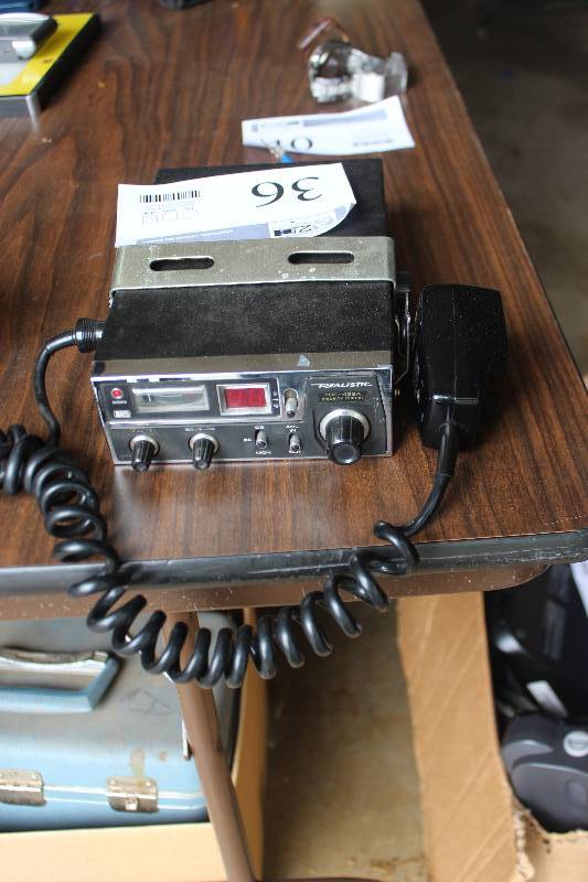 lot 36 image: Realistic TRC-422A Citizens Band Radio