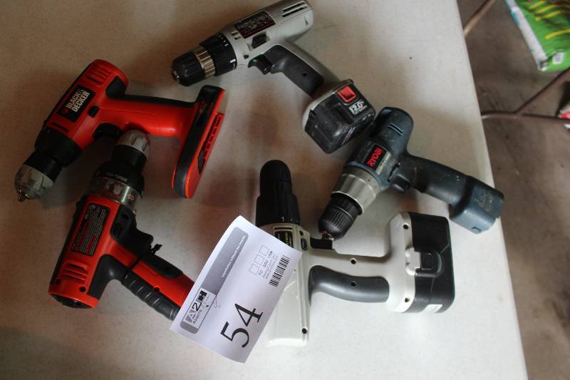 lot 54 image: Lot of (5) Cordless Drills Includes Porter Cable 862, Black & Decker CDC1800, Black & Decker BD12PS, IIT 25850, Ryobi HP61