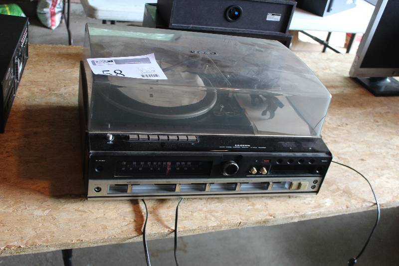 lot 58 image: Vintage Lloyds AM-FM Stereo Multiplex Receiver 8-Track Recorder