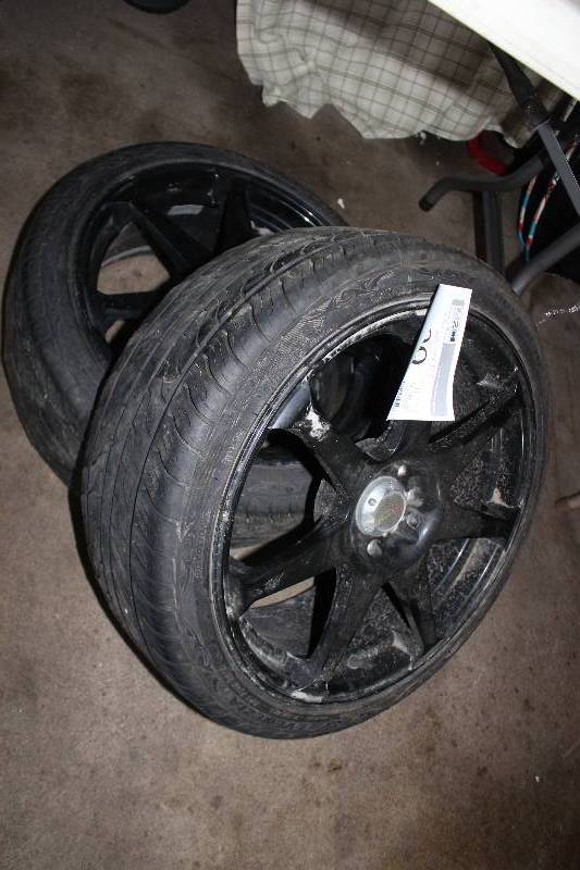 lot 109 image: Lot of (4) Tires