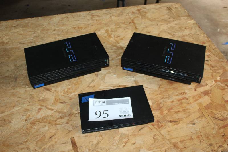 lot 95 image: PS2 Video Game System