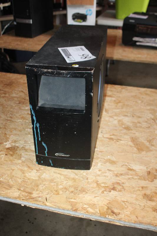 lot 86 image: Paramax P-7 1500W Speaker
