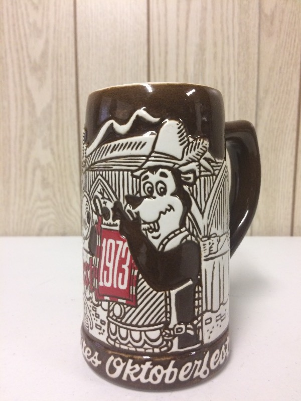 lot 6 image: Hamms Oktoberfest 1973 Stein