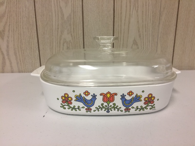lot 16 image: Corningware Covered Casserole
