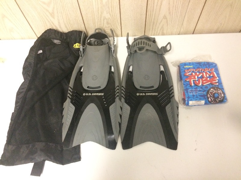 lot 17 image: U.S. Divers Swimming Diving Fins  Swim Tube
