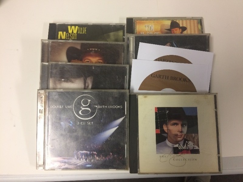 lot 32 image: 10 Country CDs - Nelson, McGraw, Brooks, Adkins