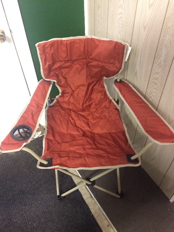 lot 40 image: 2 Folding Chairs