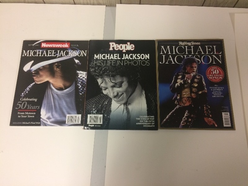lot 44 image: Michael Jackson Magazines