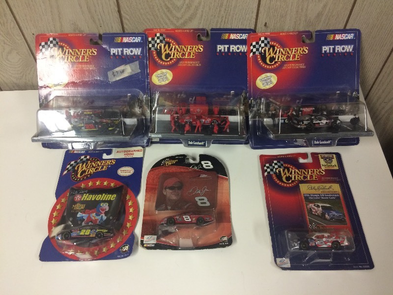 lot 59 image: NASCAR Winners Circle Die Cast Collectibles