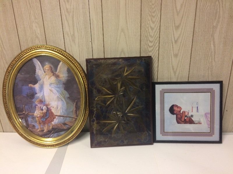 lot 68 image: 3 Decorative Framed Pictures