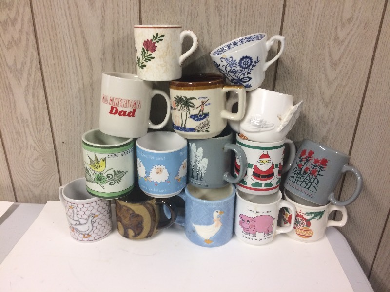 lot 84 image: Lot of Coffee CupsMugs
