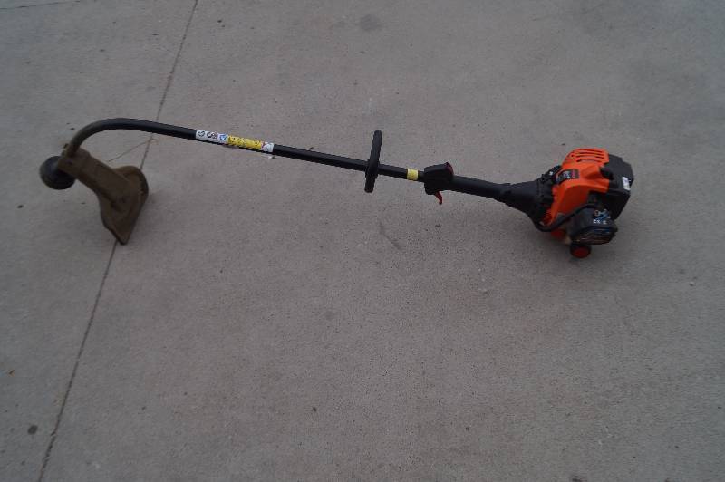lot 6 image: Weed Wacker