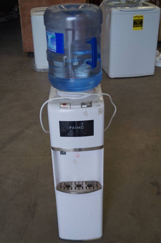 lot 8 image: Water Dispenser