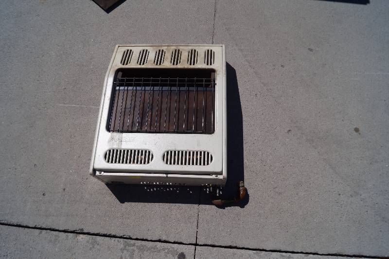 lot 28 image: Glo Warm Heater