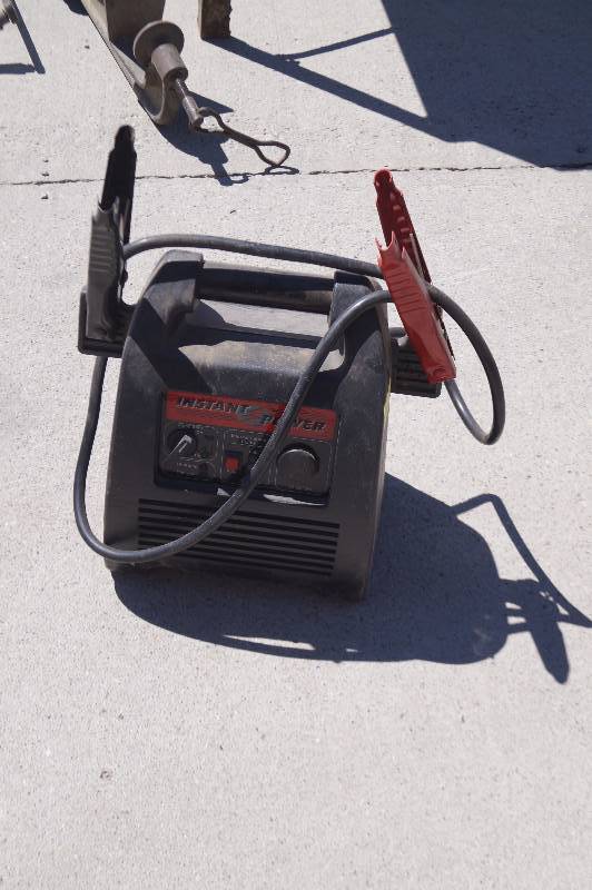 lot 31 image: Jump Starter