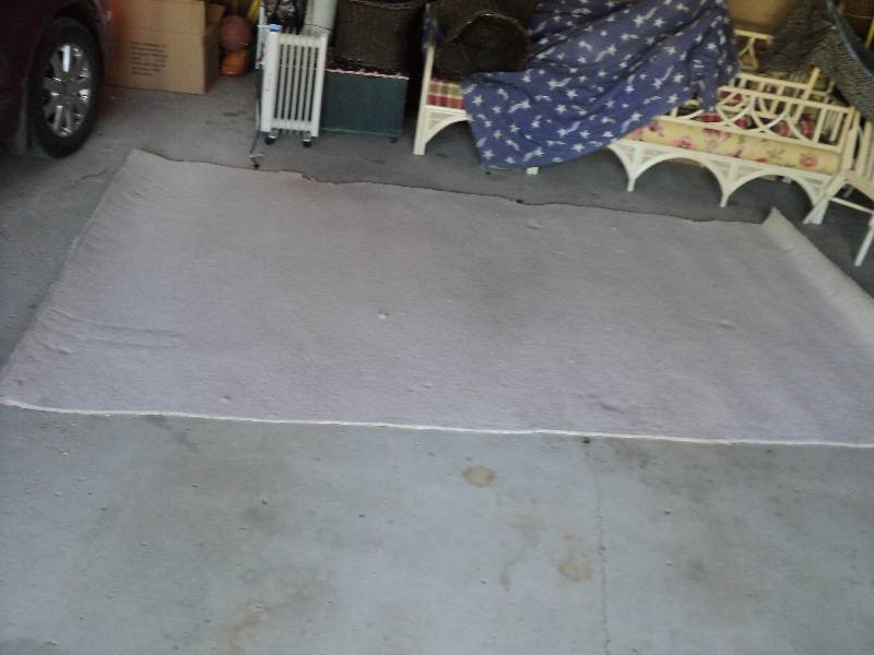 lot 8 image: carpet reminants, 6ftx11ft...